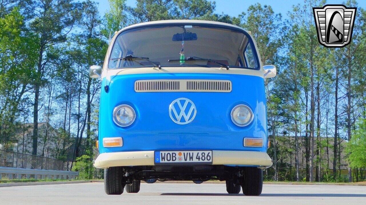 Volkswagen-Microbus-1971-2