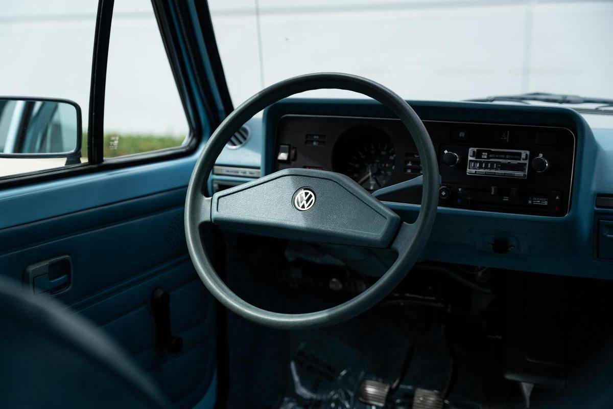 Volkswagen-Rabbit-1979-17