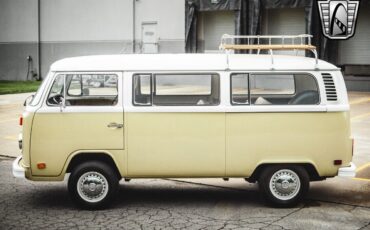 Volkswagen-Transporter-1975-9