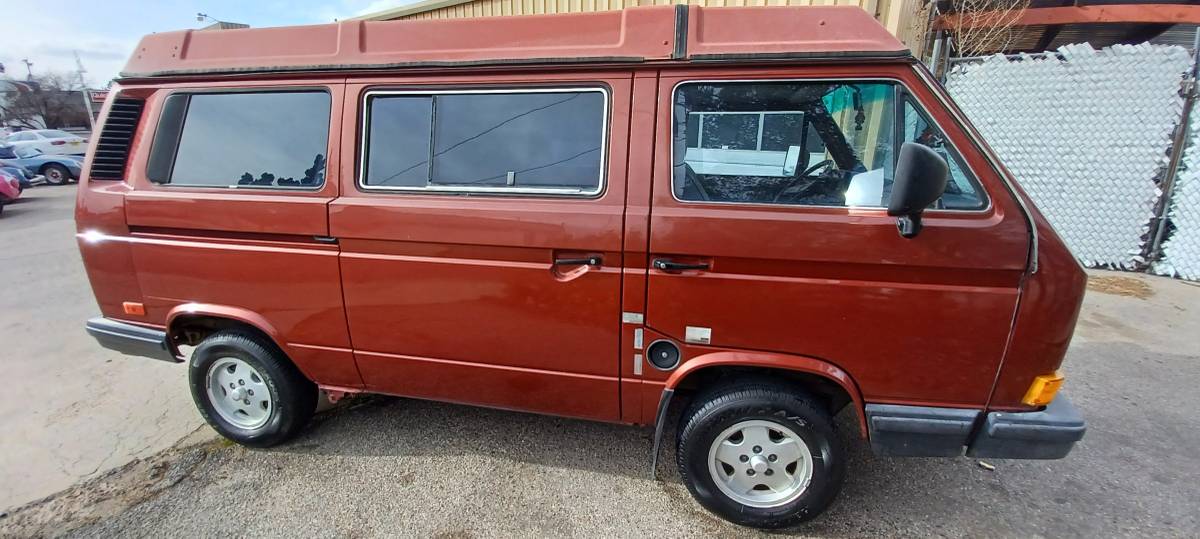 Volkswagen-Vanagon-1988-3