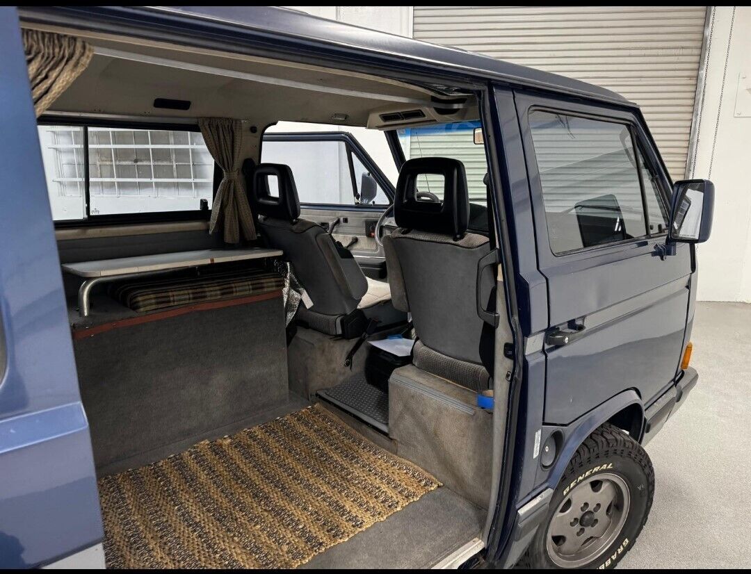 Volkswagen-Vanagon-1990-11