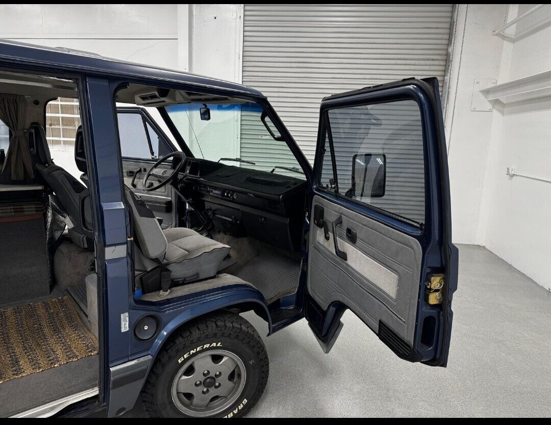 Volkswagen-Vanagon-1990-12