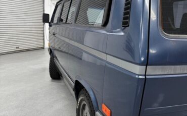 Volkswagen-Vanagon-1990-2