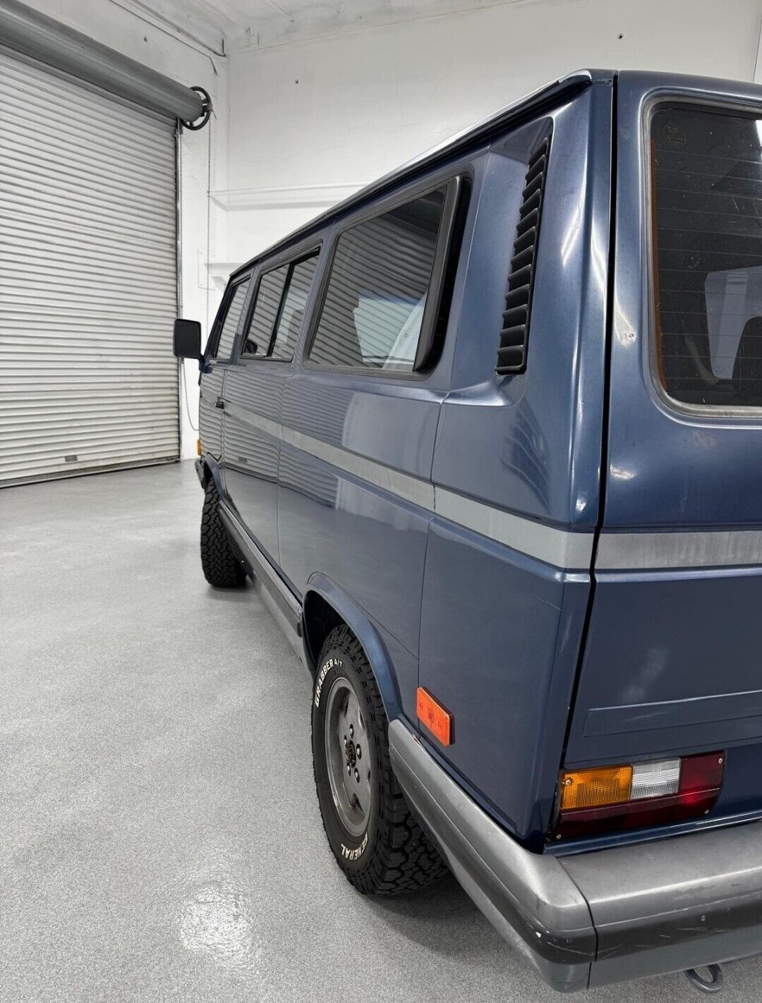 Volkswagen-Vanagon-1990-2