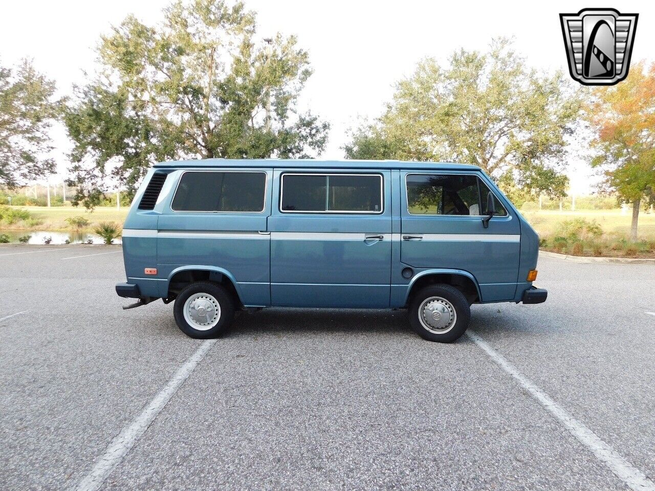 Volkswagen-Vanagon-Bus-1986-3