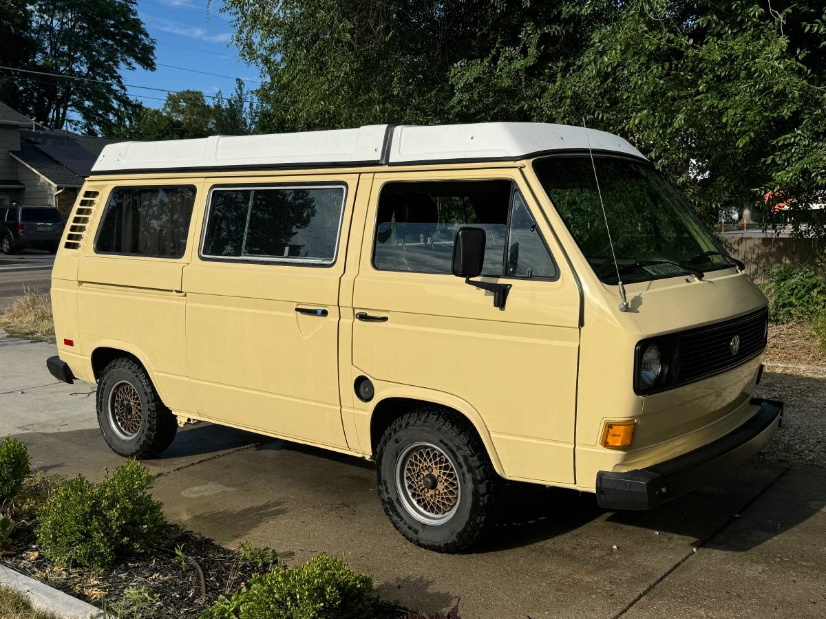 Volkswagen-Vanagon-westfalia-1981-1