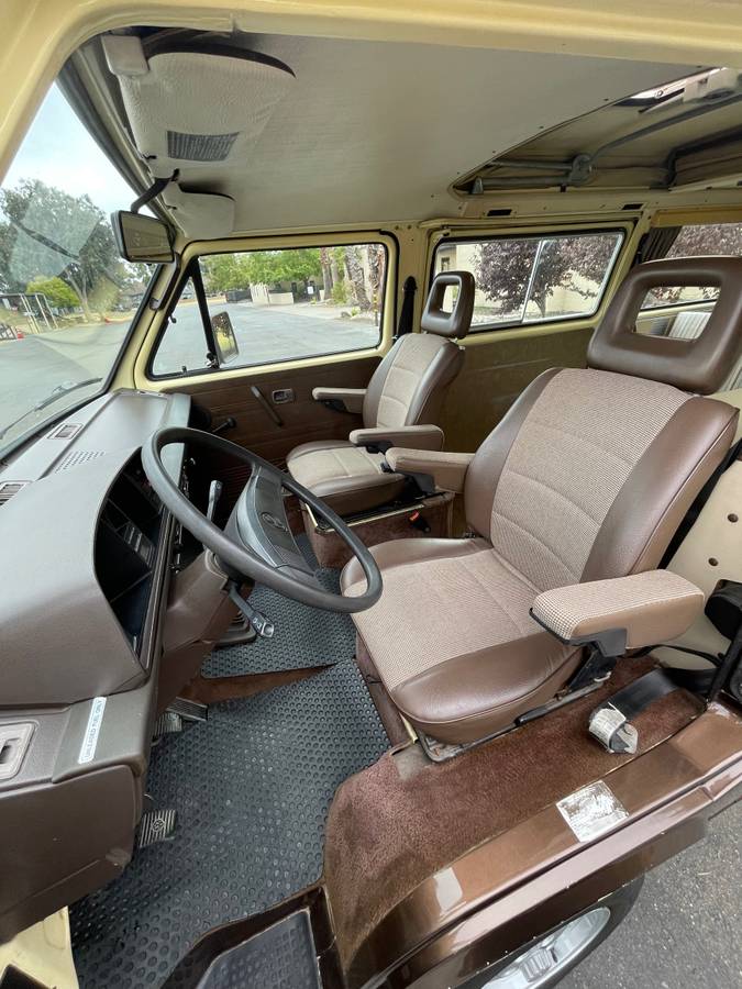 Volkswagen-Westfalia-1984-6