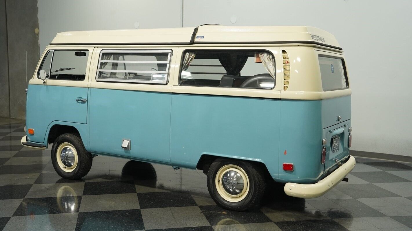 Volkswagen-Westfalia-Camper-1970-6