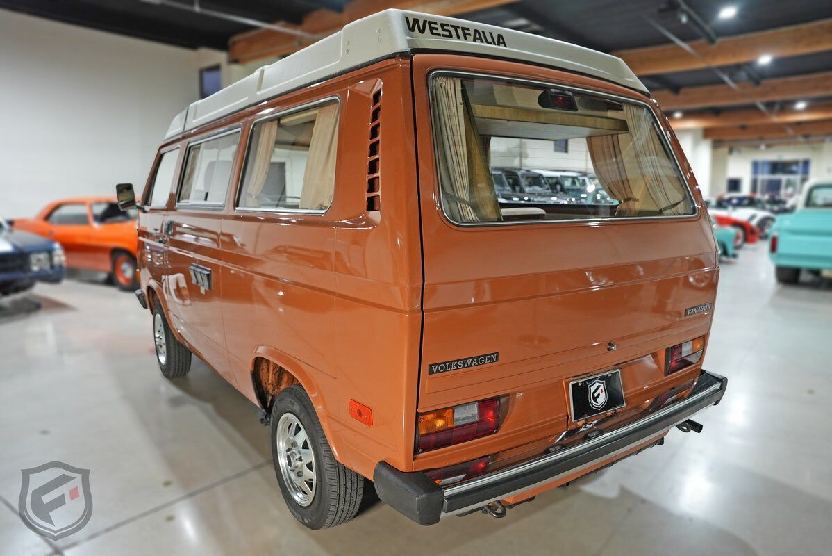 Volkswagen-Westfalia-Camper-1980-5