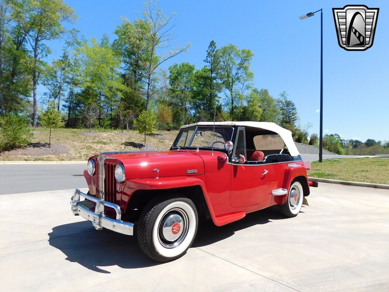 Willys-Jeepster-1949-2