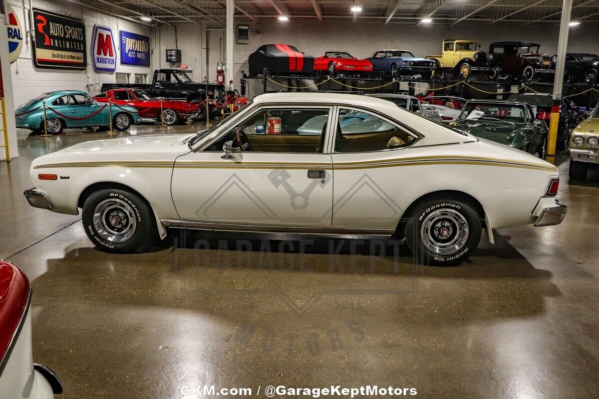 AMC-Hornet-Coupe-1975-White-Tan-102176-10