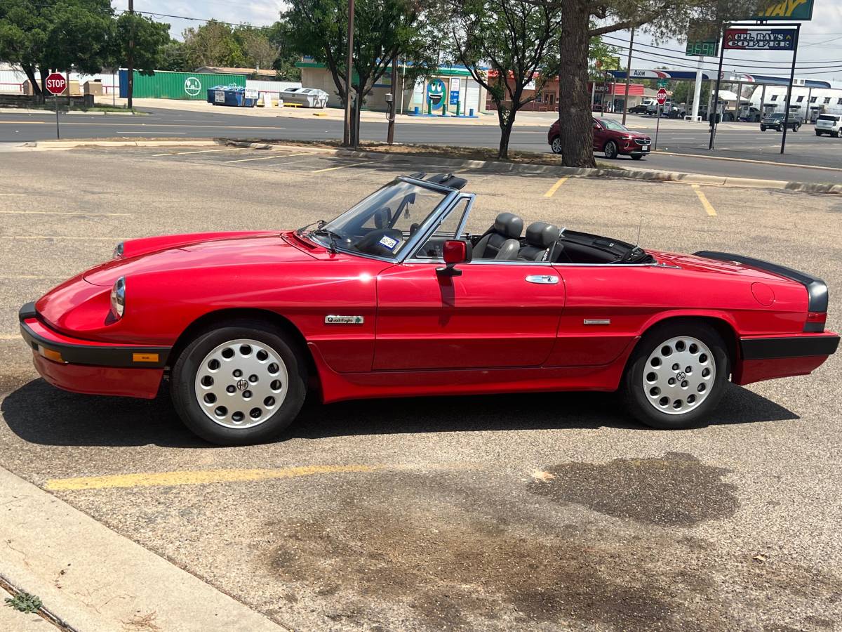 Alfa-romeo-Spider-1988-15