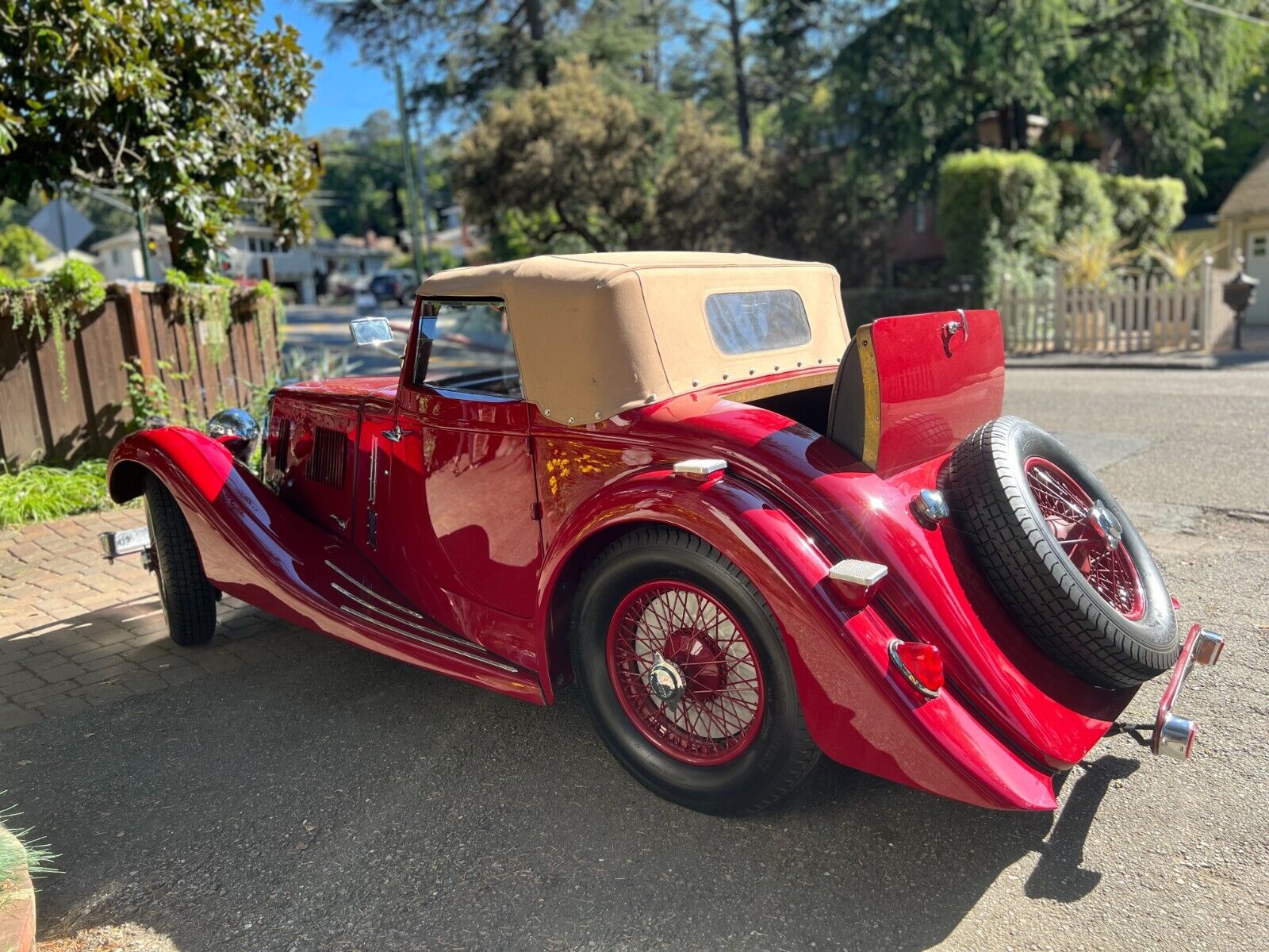 Aston-Martin-2-litre-Drophead-Coupe-Coupe-1937-9