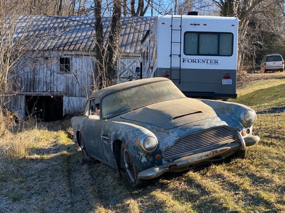 Aston-Martin-DB4-1962-5