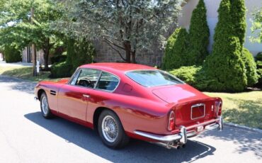 Aston-Martin-DB6-1967-Burgundy-Black-0-5