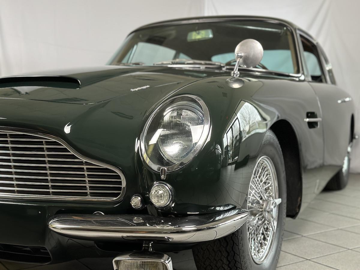 Aston-Martin-DB6-Coupe-1966-32