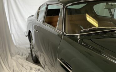 Aston-Martin-DB6-Coupe-1966-34