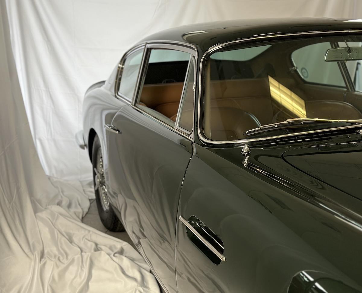 Aston-Martin-DB6-Coupe-1966-34