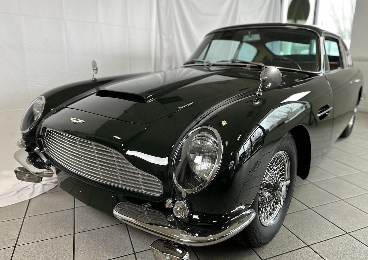 Aston-Martin-DB6-Coupe-1966-35