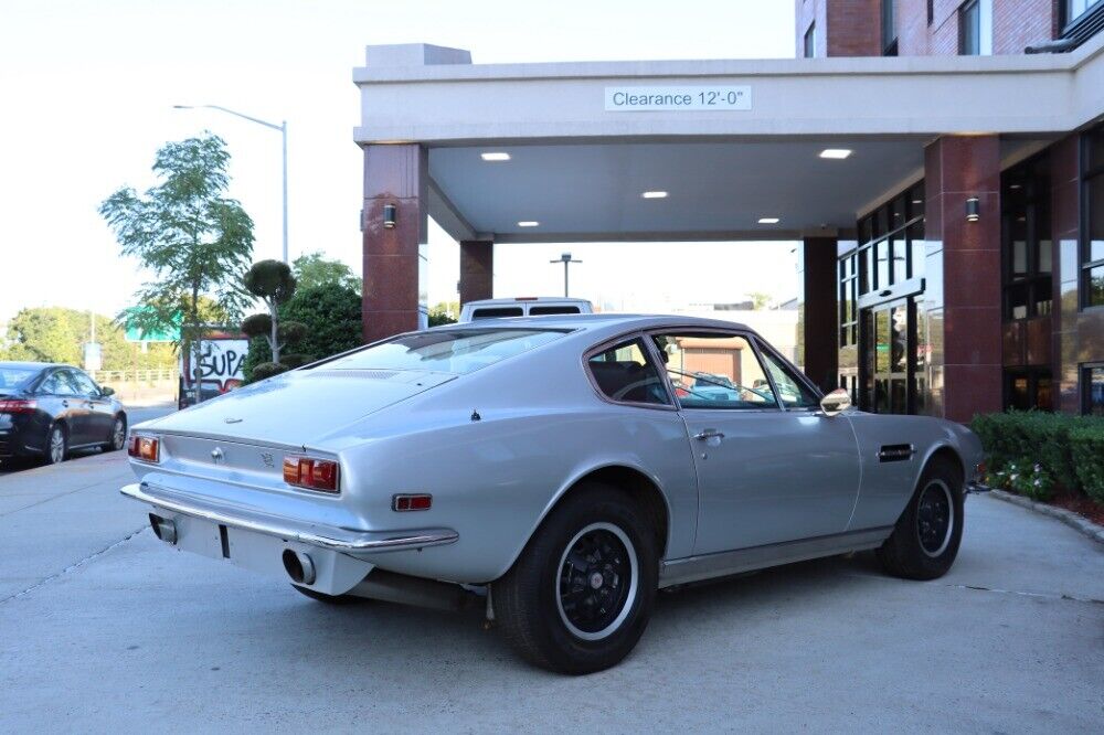 Aston-Martin-DBS-1971-5