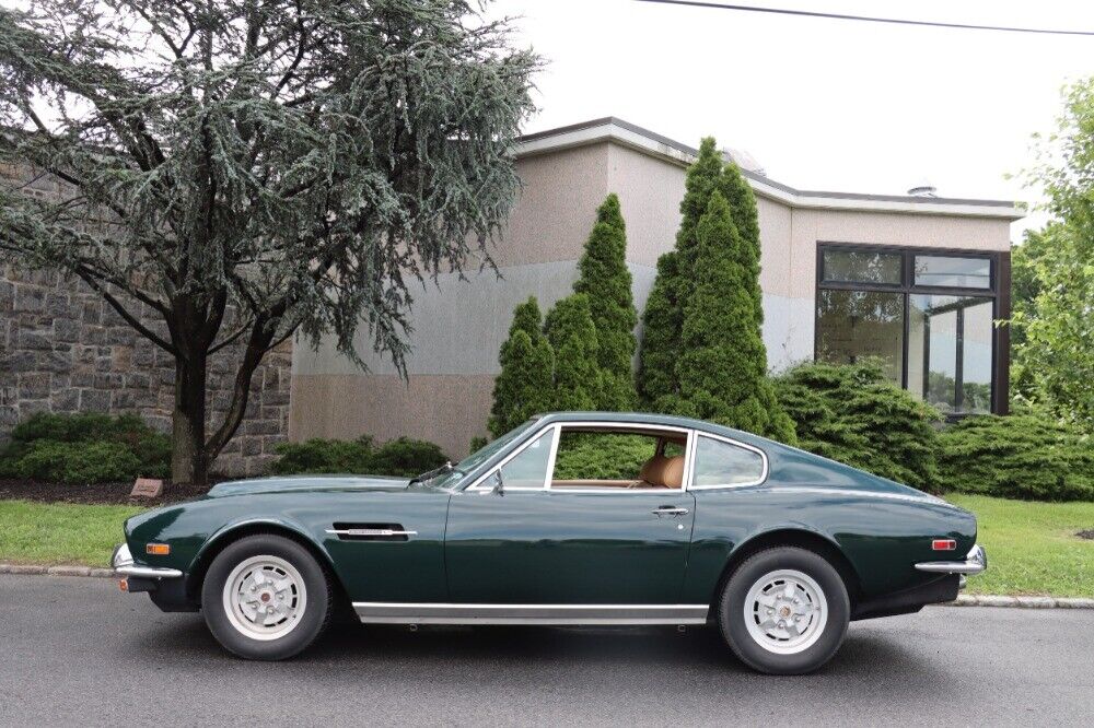 Aston-Martin-V8-Series-3-1976-Green-Other-Color-0-3