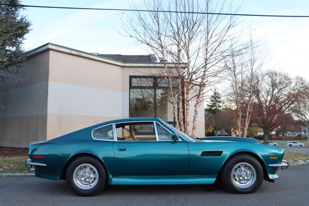 Aston-Martin-V8-Series-III-1976-2