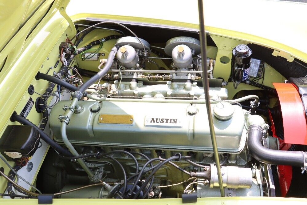 Austin-Healey-100-6-BN6-1959-Yellow-Black-0-7