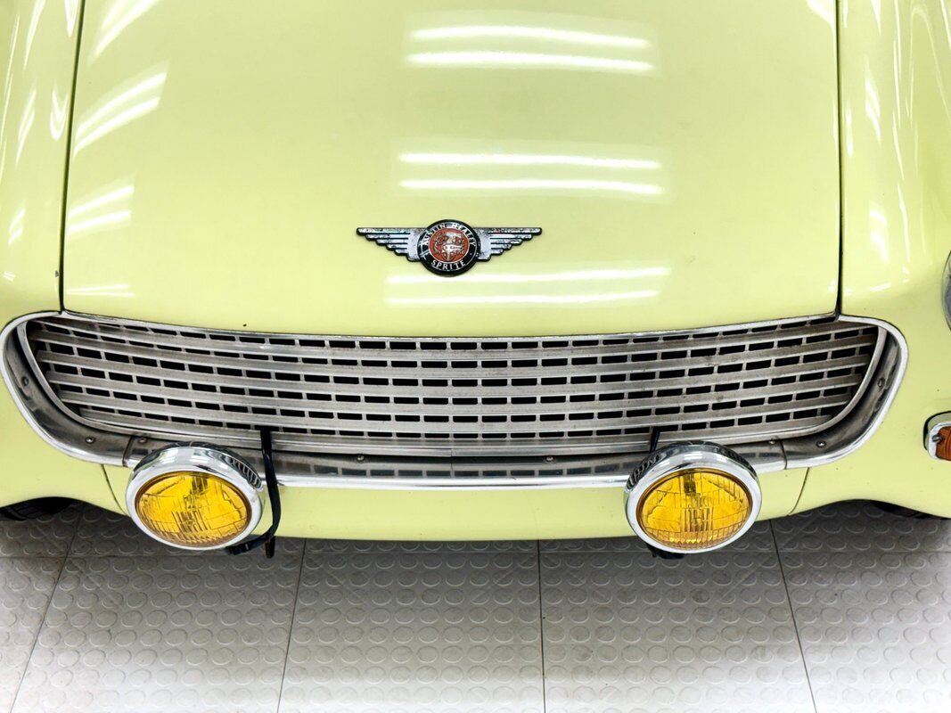 Austin-Healey-Sprite-Cabriolet-1969-Yellow-Black-88805-7