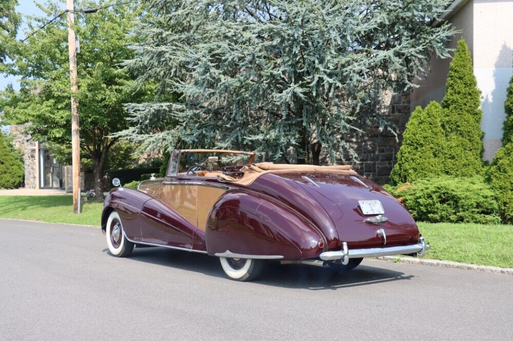 Bentley-Mark-VI-1952-Burgundy-Tan-0-5