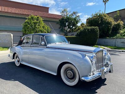 Bentley-S1-Berline-1959-Silver-Red-6743-1