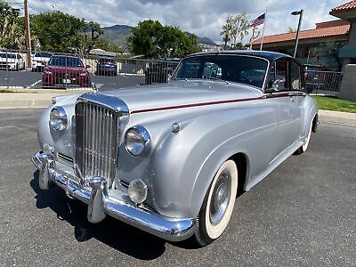 Bentley-S1-Berline-1959-Silver-Red-6743-5