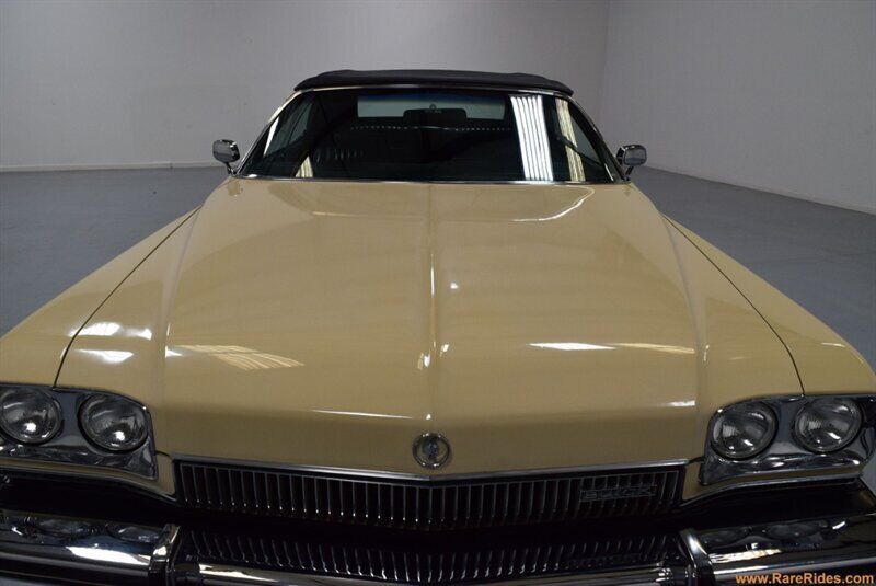 Buick-Centurion-1973-Cream-Black-144458-10