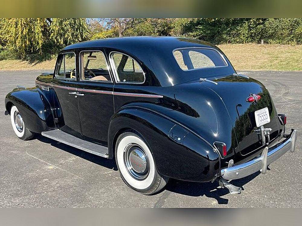 Buick-Century-1940-black-56327-3