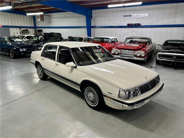 Buick-Electra-1985-White-Red-46327-10