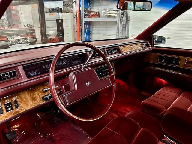 Buick-Electra-1985-White-Red-46327-14