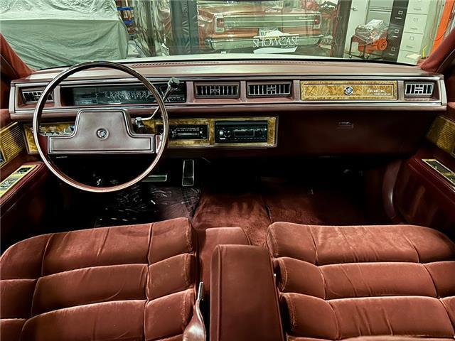 Buick-Electra-1985-White-Red-46327-15