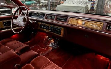 Buick-Electra-1985-White-Red-46327-19