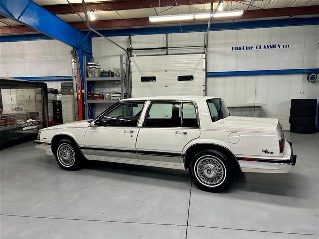 Buick-Electra-1985-White-Red-46327-2