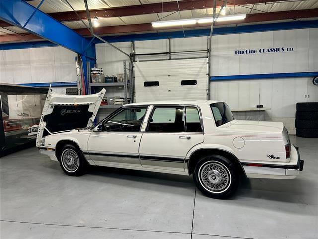 Buick-Electra-1985-White-Red-46327-23