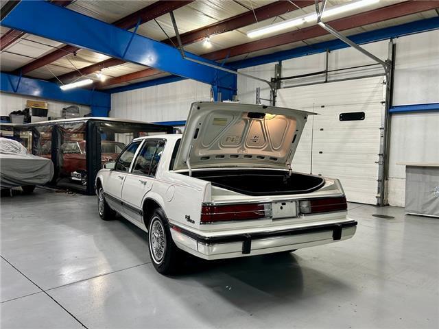 Buick-Electra-1985-White-Red-46327-27