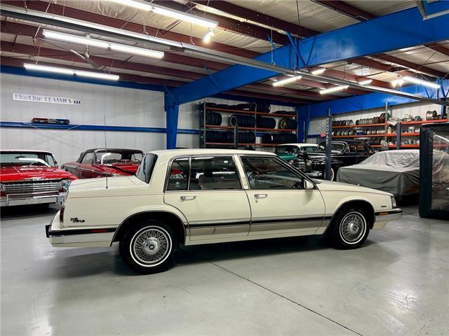 Buick-Electra-1985-White-Red-46327-7