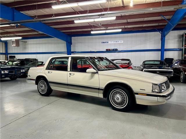 Buick-Electra-1985-White-Red-46327-9