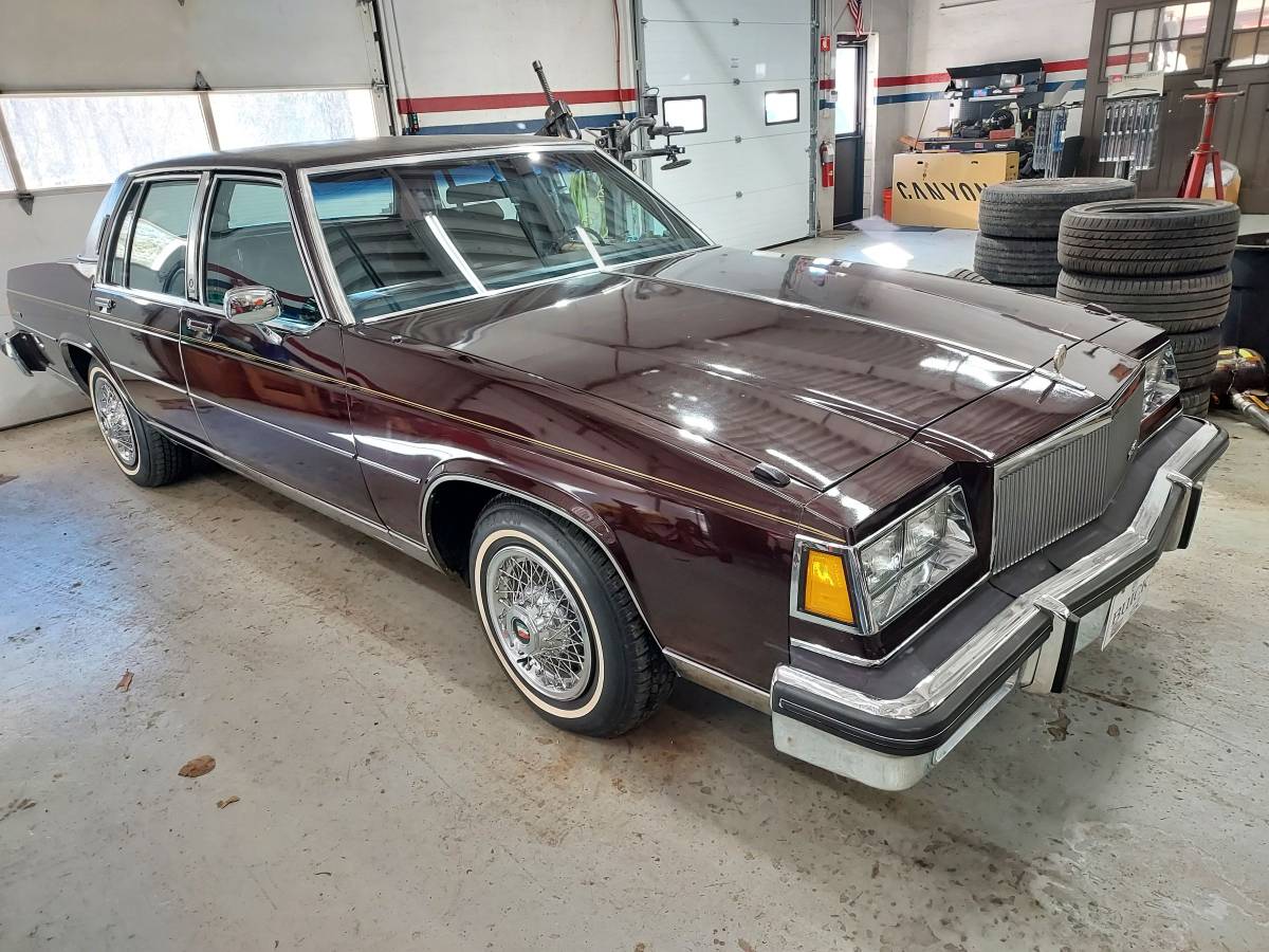 Buick-Lesabre-limited-1985-red-22531-6