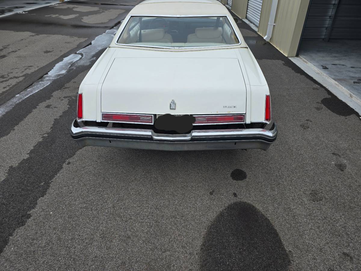 Buick-Regal-1977-white-51948-1