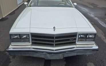 Buick-Regal-1977-white-51948-3