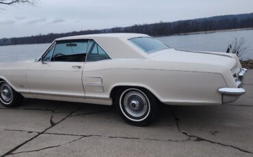 Buick-Riviera-1964-Beige-Brown-125529-1