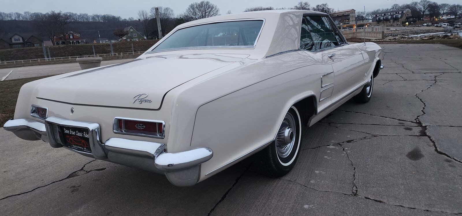 Buick-Riviera-1964-Beige-Brown-125529-5