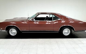 Buick-Riviera-1969-1