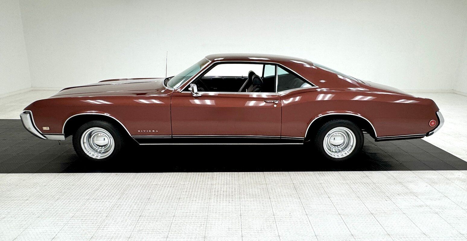 Buick-Riviera-1969-1