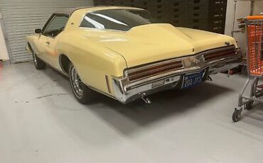 Buick Riviera  year1}